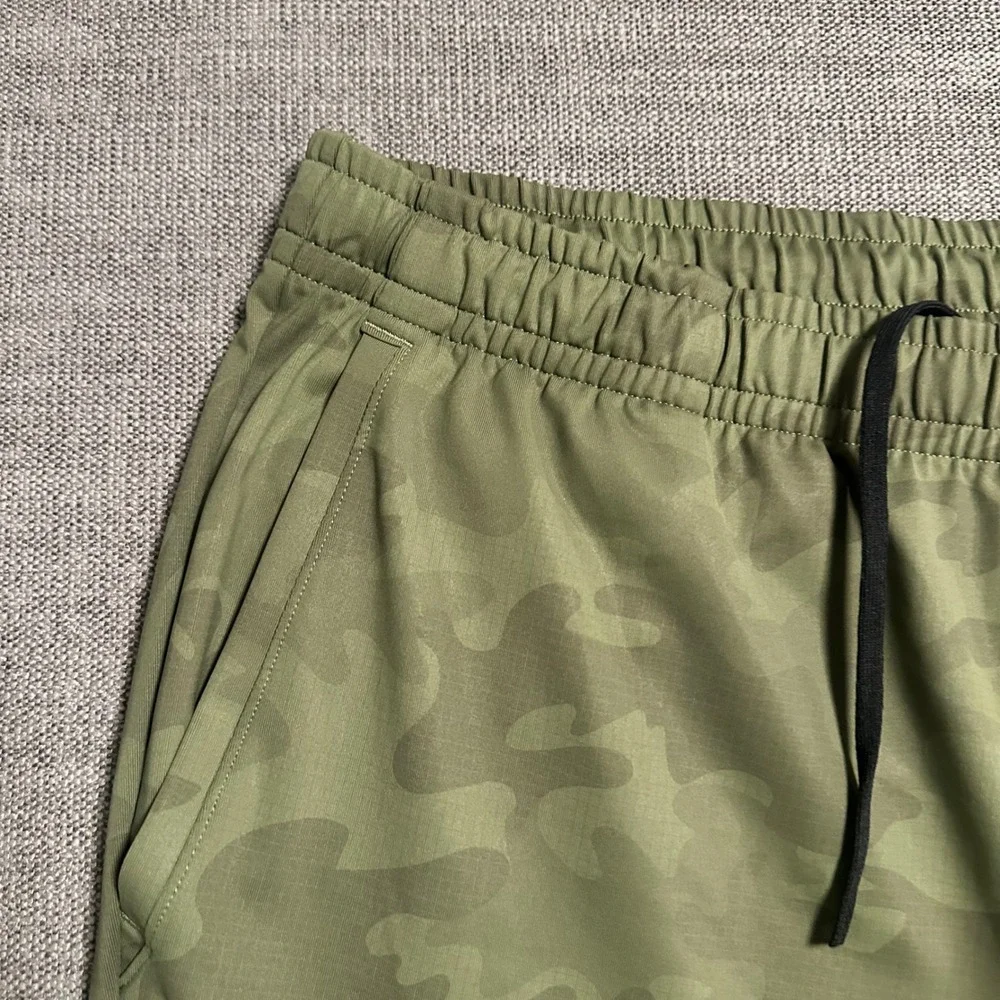 Rhone Jogger Pants Mens XXL Olive Green Camo Performance Training
